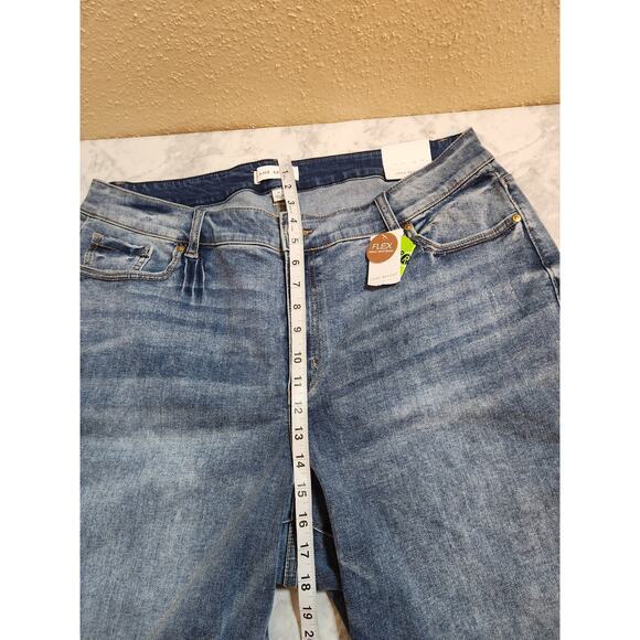 Lane Bryant Womens Blue Solid Stretch High Rise Curve Fit Bermuda Shorts Size 22 - Picture 7 of 8